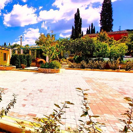Iris Apartment Near Corfu Town Kontokali Exterior photo
