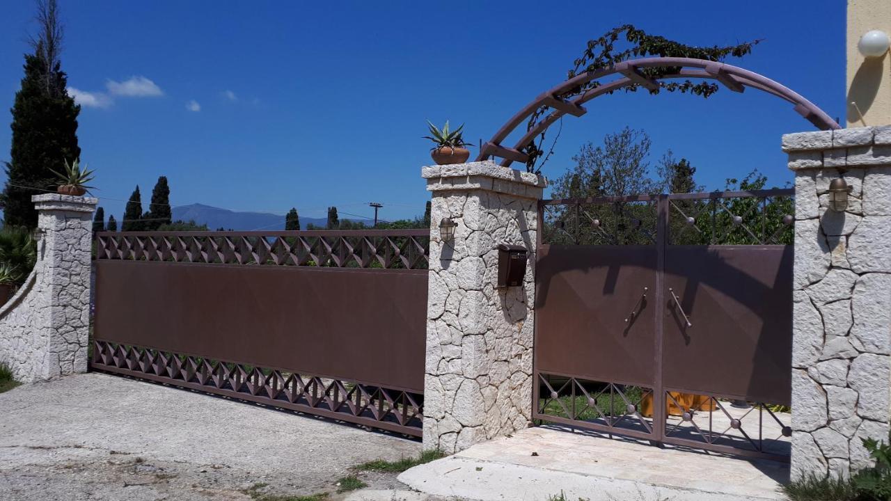 Iris Apartment Near Corfu Town Kontokali Exterior photo